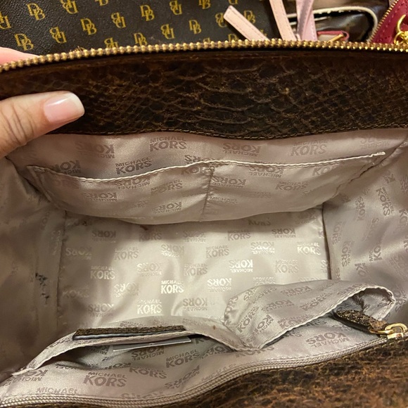 Michael Kors beautiful embossed leather satchel in a mocha color. - Picture 5 of 8